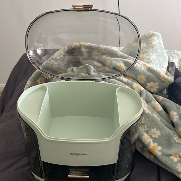 Mint green storage box - Picture 2 of 7